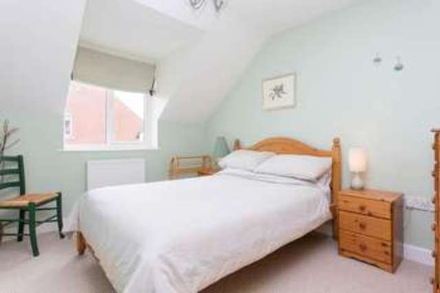  Image of 3 Bedroom Terraced  For Sale at Quinton Fields  Emsworth, PO10 7QF