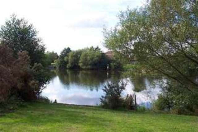  Image of 2 Bedroom Detached  To Rent at Woking, GU21 3BT
