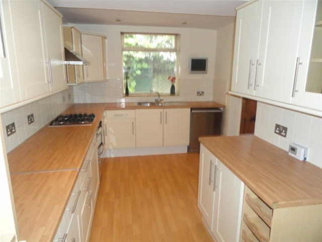  Image of 5 Bedroom Terraced  For Sale at Heaton, Bradford, BD9 4AE