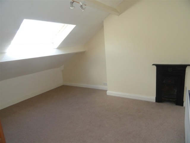  Image of 5 Bedroom Terraced  For Sale at Heaton, Bradford, BD9 4AE