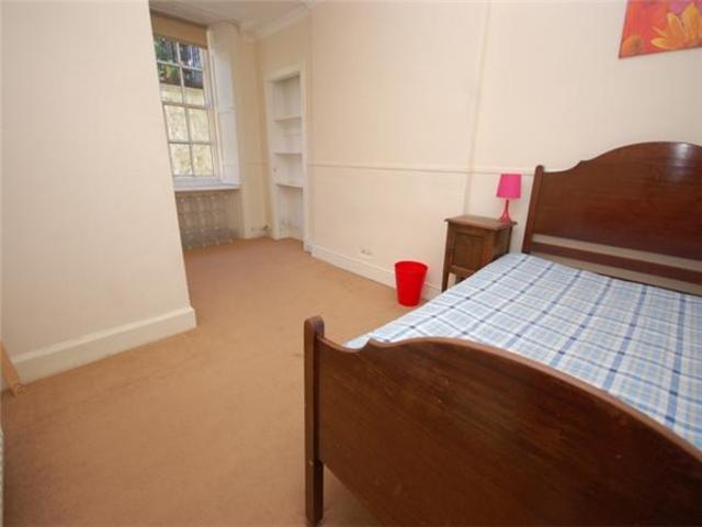  Image of 3 Bedroom Flat  To Rent at Newington Edinburgh Edinburgh, EH8 9HZ