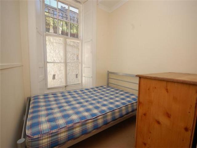  Image of 3 Bedroom Flat  To Rent at Newington Edinburgh Edinburgh, EH8 9HZ