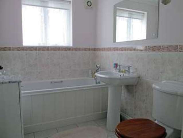  Image of 4 Bedroom Semi-Detached  For Sale at Rectors Gate  Retford, DN22 7TX