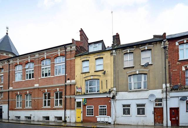  Image of 2 Bedroom Maisonette  For Sale at Rectory Road  Hackney, N16 7QP
