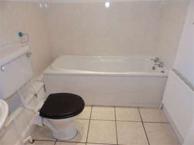  Image of 1 Bedroom Semi-Detached  To Rent at Rectory road Hadleigh Hadleigh, SS7 2ND