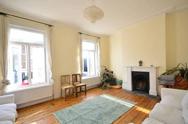  Image of 4 Bedroom Flat  To Rent at Rectory Road  Stoke Newington, N16 7PP