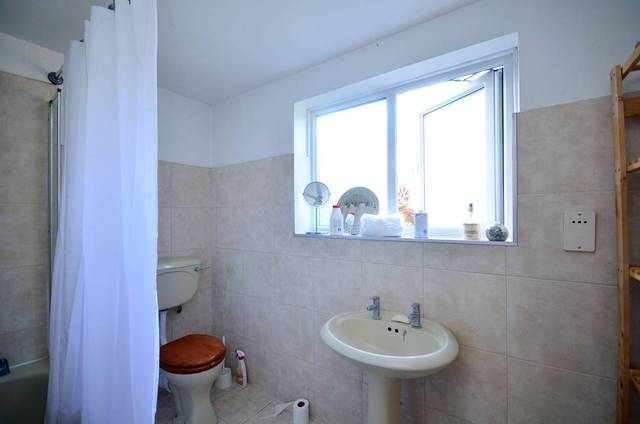  Image of 4 Bedroom Flat  To Rent at Rectory Road  Stoke Newington, N16 7PP
