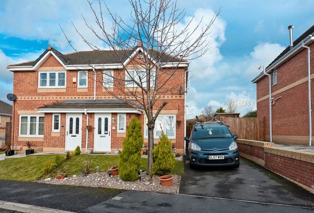  Image of 3 Bedroom Semi-Detached  For Sale at Redtail Close  Runcorn, WA7 1GN