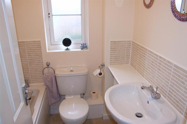  Image of 3 Bedroom End Of Terrace  For Sale at Rushden Northamptonshire Rushden, NN10 6EY