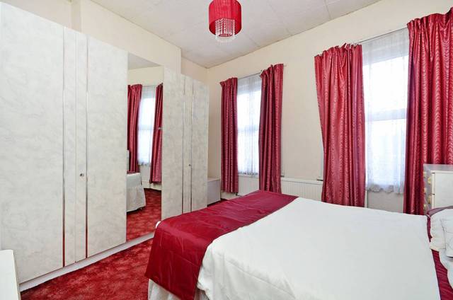  Image of 4 Bedroom Detached  For Sale at Rendlesham Road  Clapton, E5 8PA