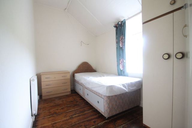  Image of 2 Bedroom Terraced  To Rent at Rhiwlas, LL57 4EY