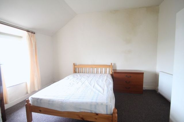  Image of 2 Bedroom Terraced  To Rent at Rhiwlas, LL57 4EY