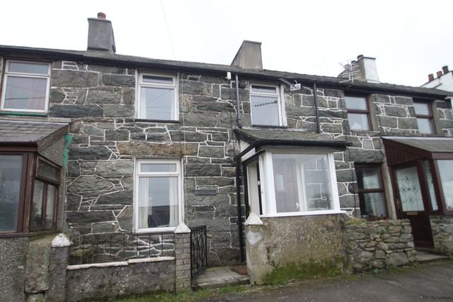  Image of 2 Bedroom Terraced  To Rent at Rhiwlas, LL57 4EY