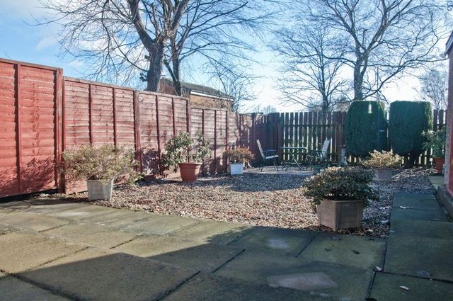  Image of 3 Bedroom Semi-Detached  For Sale at Rhodders Grove  Alva, FK12 5ER