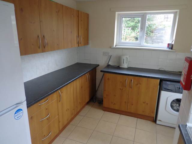  Image of 5 Bedroom Detached  To Rent at Cathays Cardiff Roath, CF24 4DB
