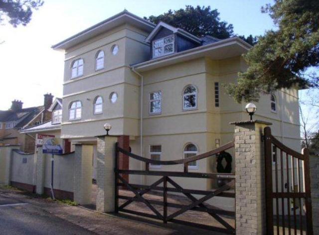  Image of 2 Bedroom Apartment  For Sale at The Ridge Woking Woking, GU22 7EG