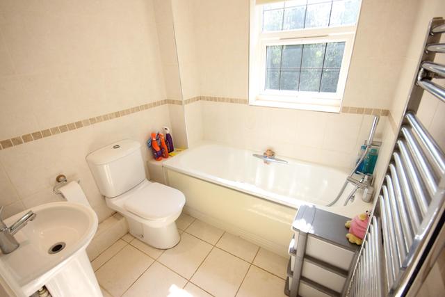  Image of 2 Bedroom Apartment  For Sale at The Ridge Woking Woking, GU22 7EG
