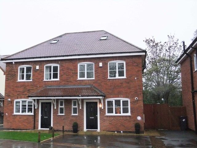  Image of 4 Bedroom Semi-Detached  For Sale at Ringswood Road  Solihull, B92 7NH