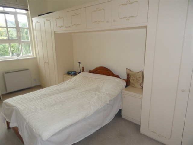  Image of 2 Bedroom Flat  For Sale at Saltaire, Shipley, BD18 3LX