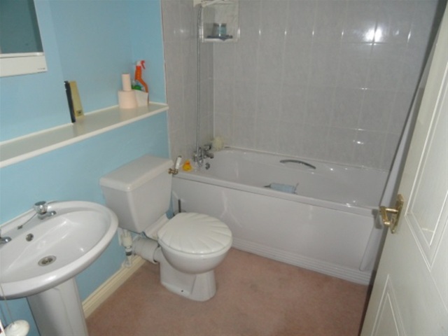  Image of 2 Bedroom Flat  For Sale at Saltaire, Shipley, BD18 3LX