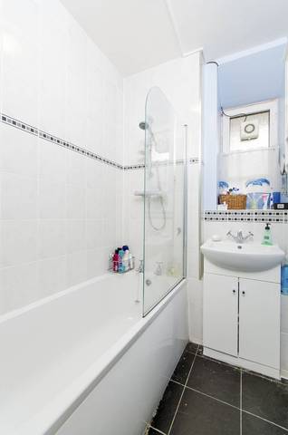  Image of 2 Bedroom Flat  For Sale at Rockfield House, Welland Street  Greenwich, SE10 9DR