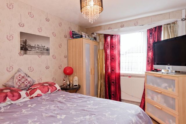  Image of 3 Bedroom Bungalow  For Sale at Roman Close Castlefields Runcorn, WA7 2JR