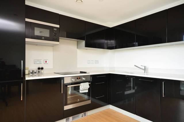  Image of 2 Bedroom Flat  For Sale at Roseberry Place  Dalston, E8 3DD