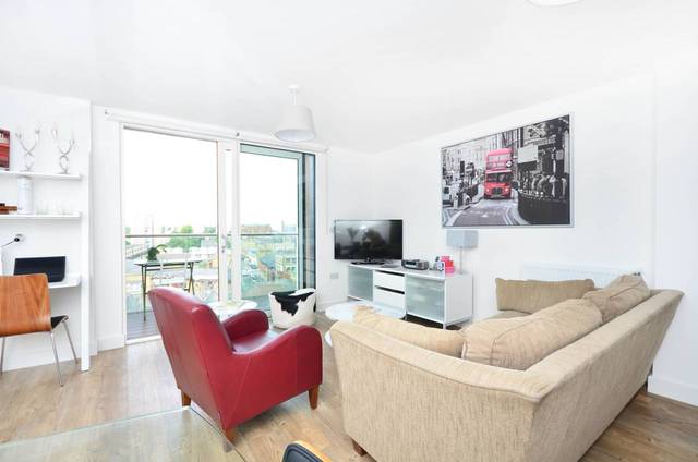  Image of 2 Bedroom Flat  To Rent at Roseberry Place  Dalston, E8 3GD