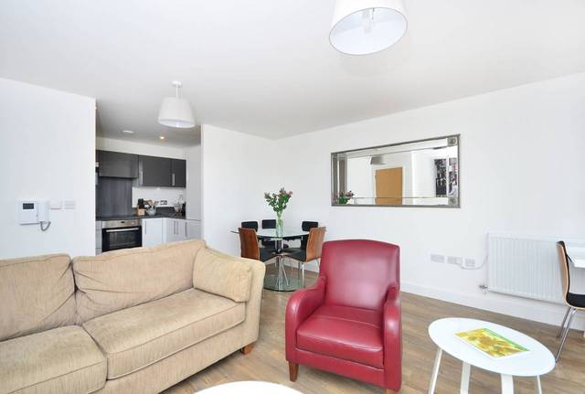  Image of 2 Bedroom Flat  To Rent at Roseberry Place  Dalston, E8 3GD