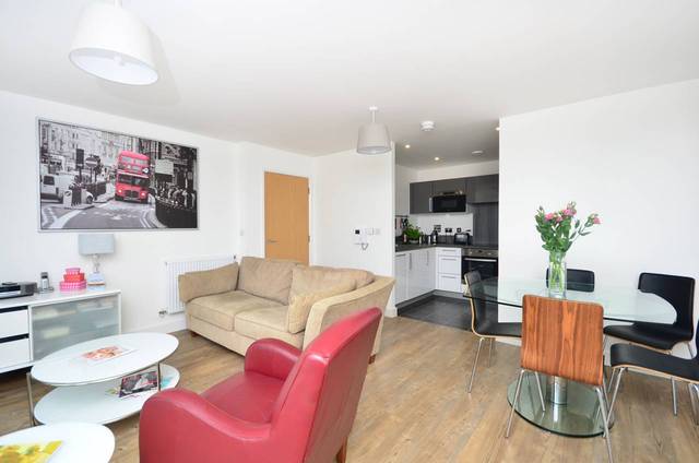  Image of 2 Bedroom Flat  To Rent at Roseberry Place  Dalston, E8 3GD