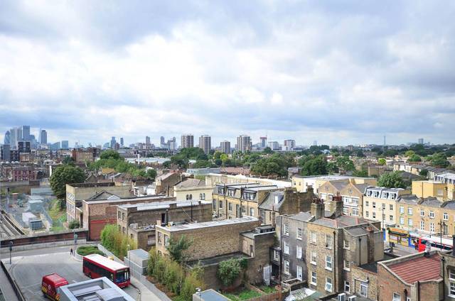  Image of 2 Bedroom Flat  To Rent at Roseberry Place  Dalston, E8 3GD