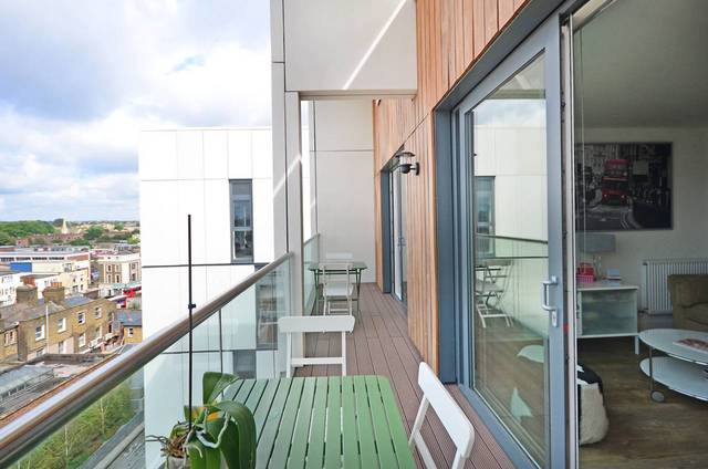  Image of 2 Bedroom Flat  To Rent at Roseberry Place  Dalston, E8 3GD