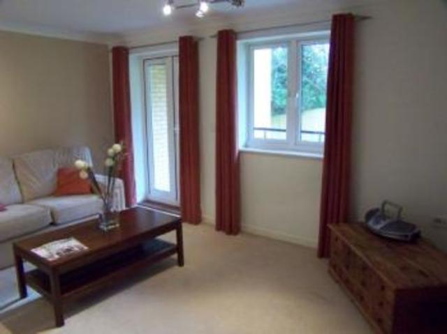  Image of 2 Bedroom Flat  To Rent at 23 Hill Lane  SOUTHAMPTON, SO15 5PA