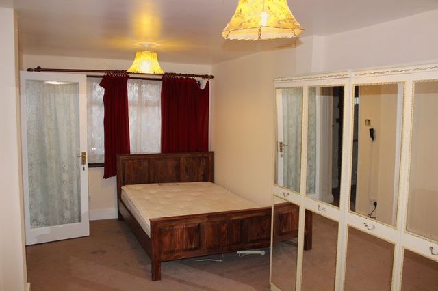  Image of 4 Bedroom Semi-Detached  For Sale at Rushout Avenue  Harrow, HA3 0AS