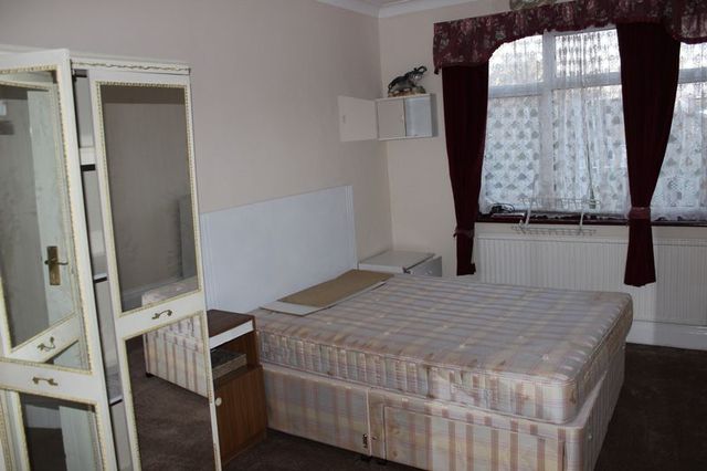  Image of 4 Bedroom Semi-Detached  For Sale at Rushout Avenue  Harrow, HA3 0AS