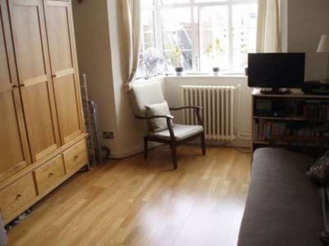  Image of 1 Bedroom Flat  For Sale at Woburn Place  London, WC1H 0NG
