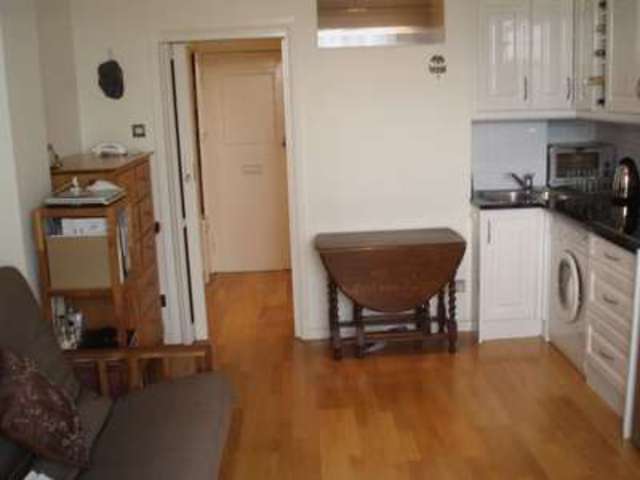  Image of 1 Bedroom Flat  For Sale at Woburn Place  London, WC1H 0NG