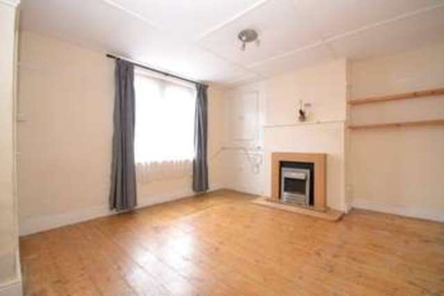  Image of 3 Bedroom Semi-Detached  For Sale at Ryde Isle Of Wight, PO33 1EH