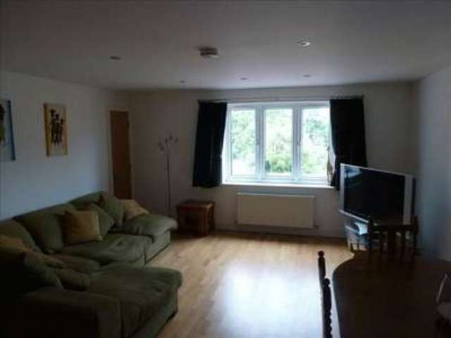 Image of 3 Bedroom Flat  For Sale at Salento Close  London, N3 1BX