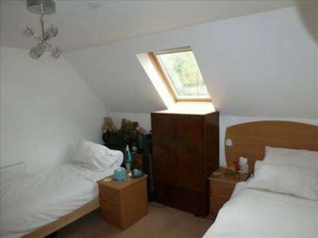 Image of 3 Bedroom Flat  For Sale at Salento Close  London, N3 1BX