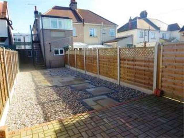  Image of 2 Bedroom Apartment  For Sale at Salisbury Road Leigh on sea Leigh-on-Sea, SS9 2JN