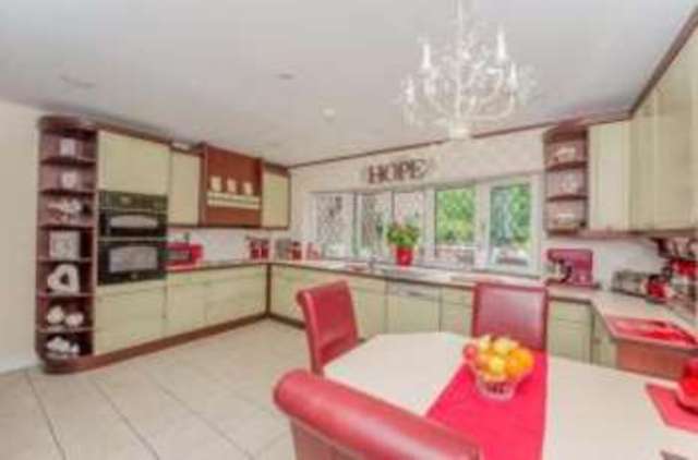  Image of 4 Bedroom Detached  For Sale at Sprotbrough Doncaster Sprotbrough, DN5 7NE