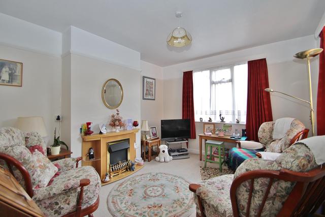  Image of 2 Bedroom Detached  For Sale at Chobham Chobham, GU24 8DY