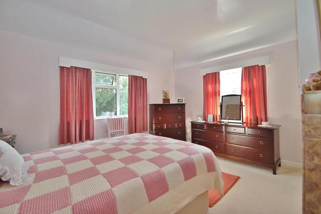  Image of 2 Bedroom Detached  For Sale at Chobham Chobham, GU24 8DY