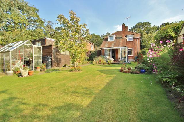  Image of 2 Bedroom Detached  For Sale at Chobham Chobham, GU24 8DY