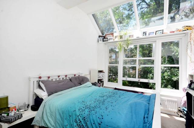  Image of 2 Bedroom Flat  To Rent at Shakspeare Walk  Hackney, N16 8TA