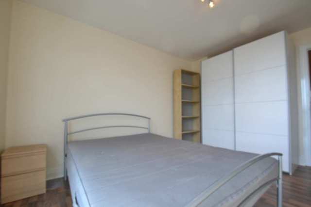  Image of 1 Bedroom Flat  To Rent at Sheldon Square  London, W2 6DW