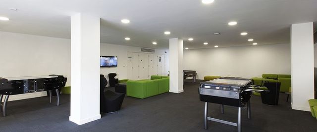  Image of 1 Bedroom Flat  To Rent at Shepherds Bush Road Hammersmith Hammersmith, W6 7NL