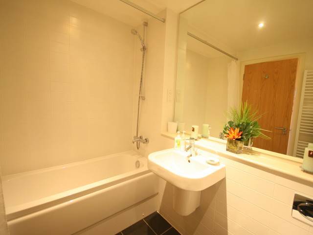  Image of 2 Bedroom Flat  To Rent at Leith Edinburgh Edinburgh, EH6 6EQ
