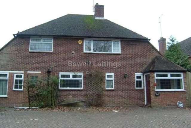  Image of 6 Bedroom Detached  To Rent at Shinfield Road  Reading, RG2 7BW